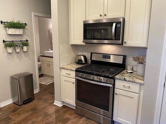 4th image of 4323 Hidden Lakes Dr E