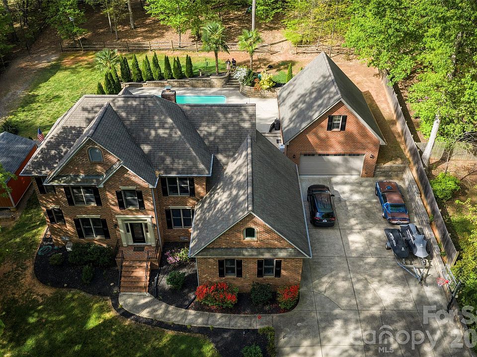 1st image of 623 Normandy Rd