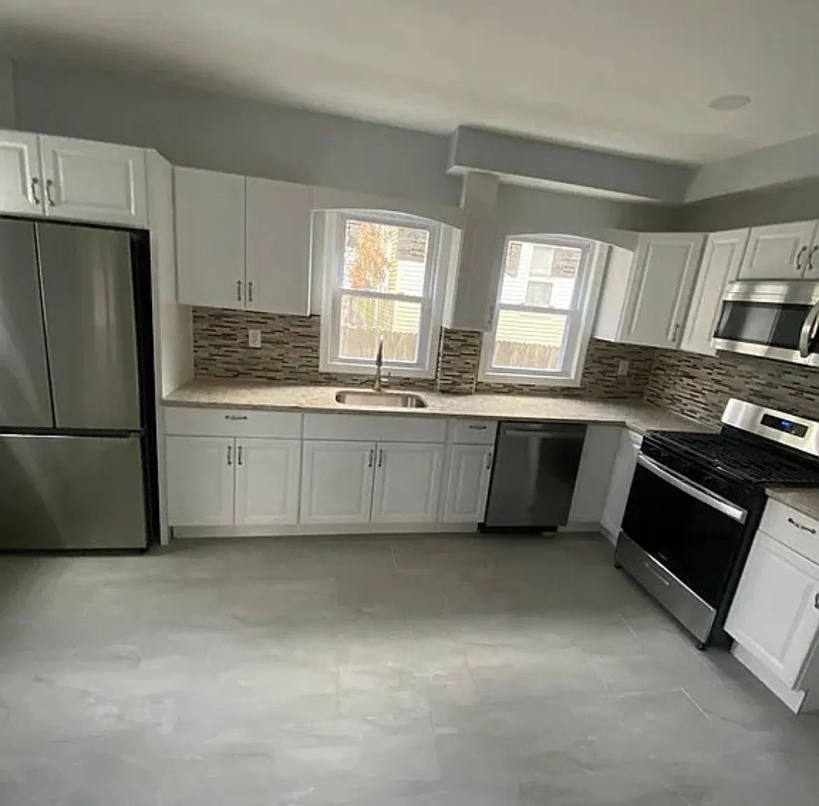 4 bed, 1282 sqft, $3,300 — Photo 2