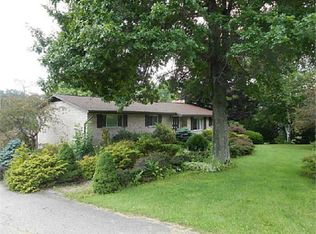 165 E Brewster Rd, Butler, PA 16001