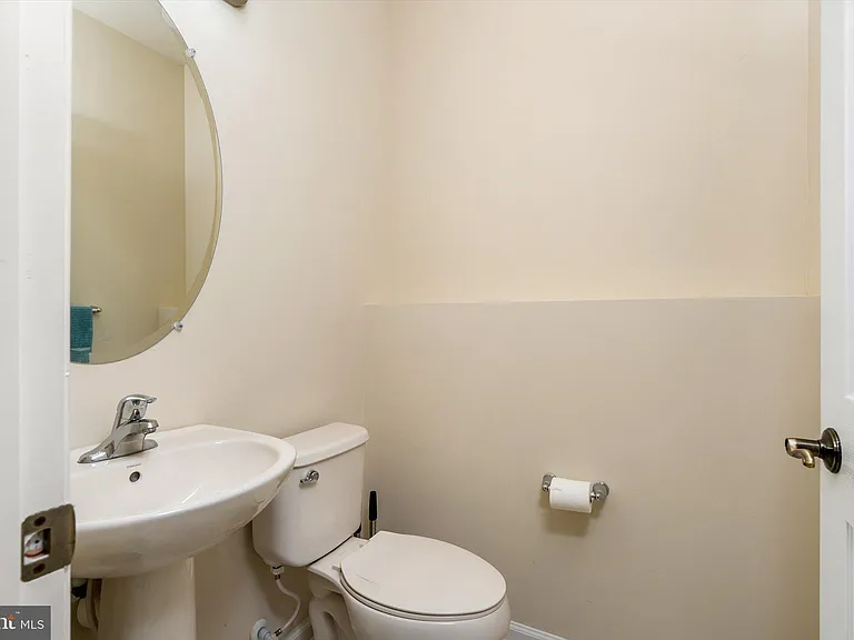 1711 Yearling Ct — Photo 33