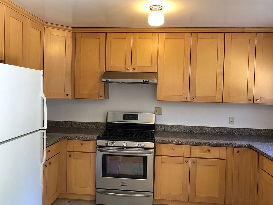 2nd image of 248 Oconnor St #248