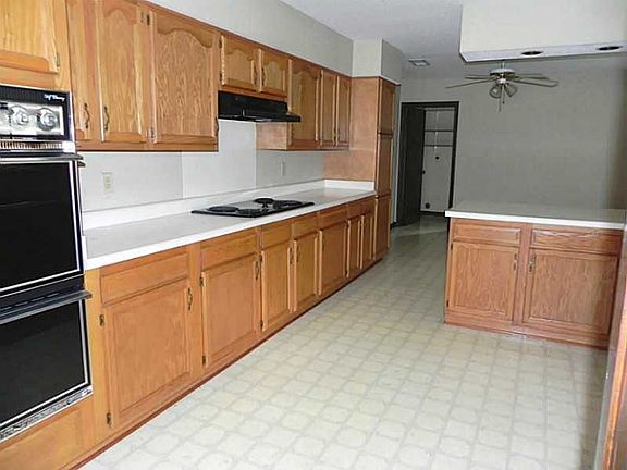 4th image of 124 Somerset St