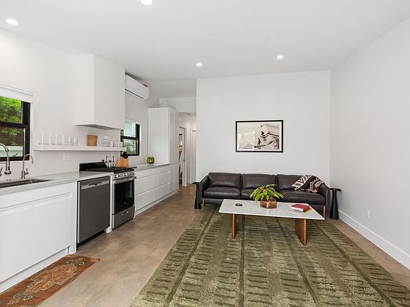 2nd image of 1406 Jinette #B