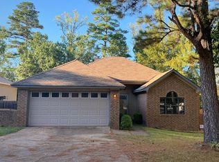 141 Rolling Oaks Dr, Maumelle, AR 72113