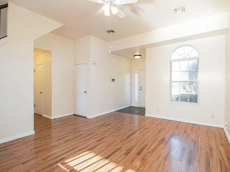 6280 Spring Knoll Dr — Photo 4