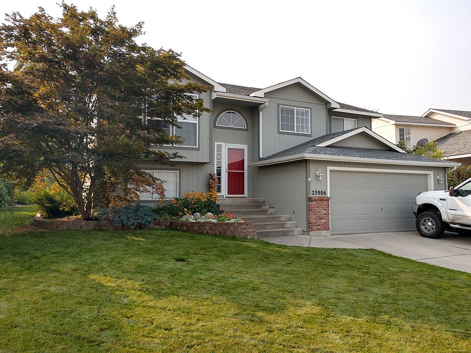 1st image of 23906 E Maxwell Dr
