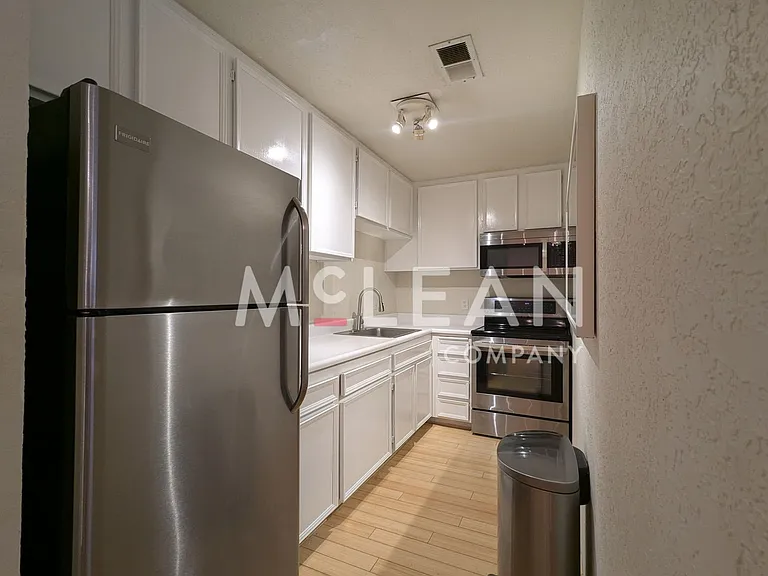 2825 N Los Felices Rd #208 — Photo 4