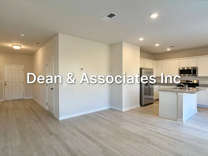 3 bed, 2.5 bath, 1813 sqft, $1,999 — Photo 3