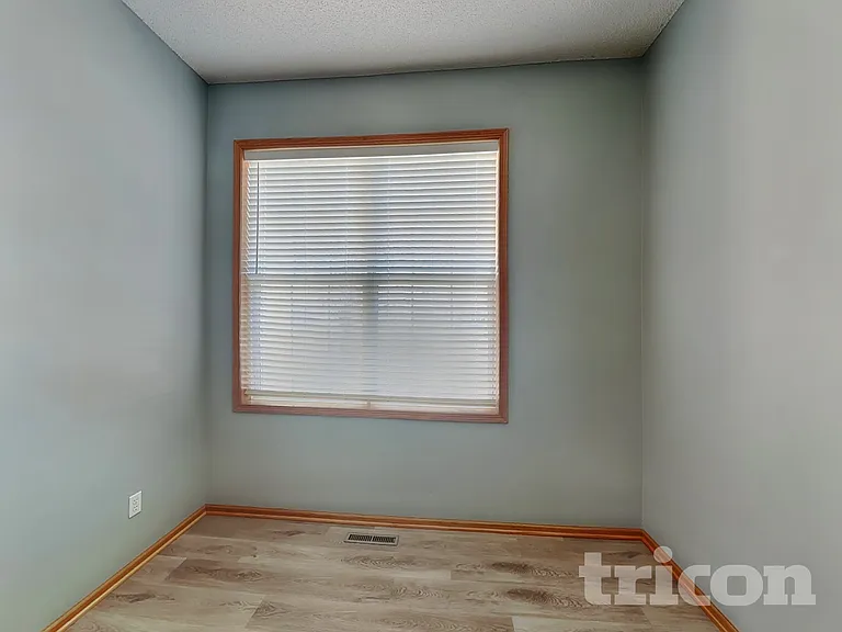 4527 Mason Ave NE — Photo 15
