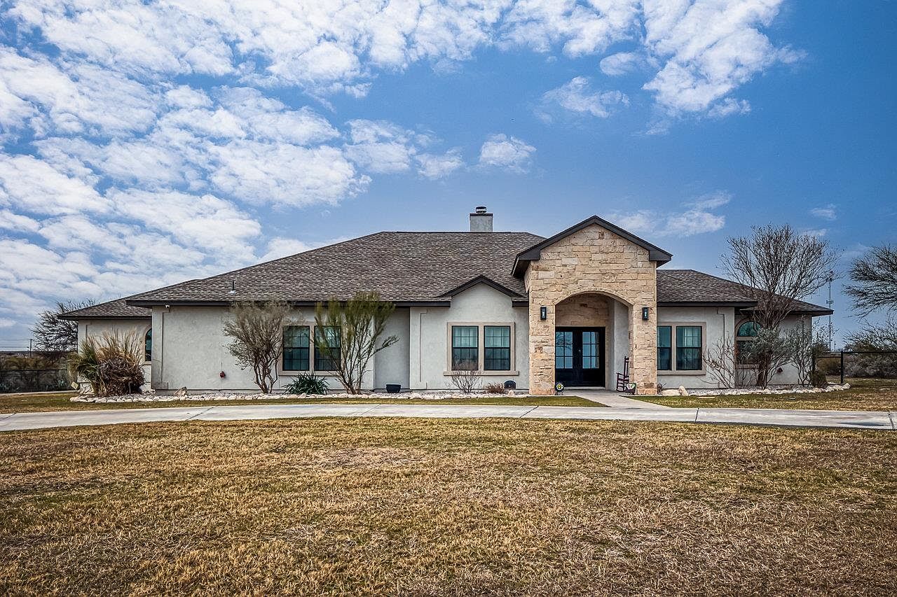 203 Agua Dulce Trl, Del Rio, TX 78840 Zillow