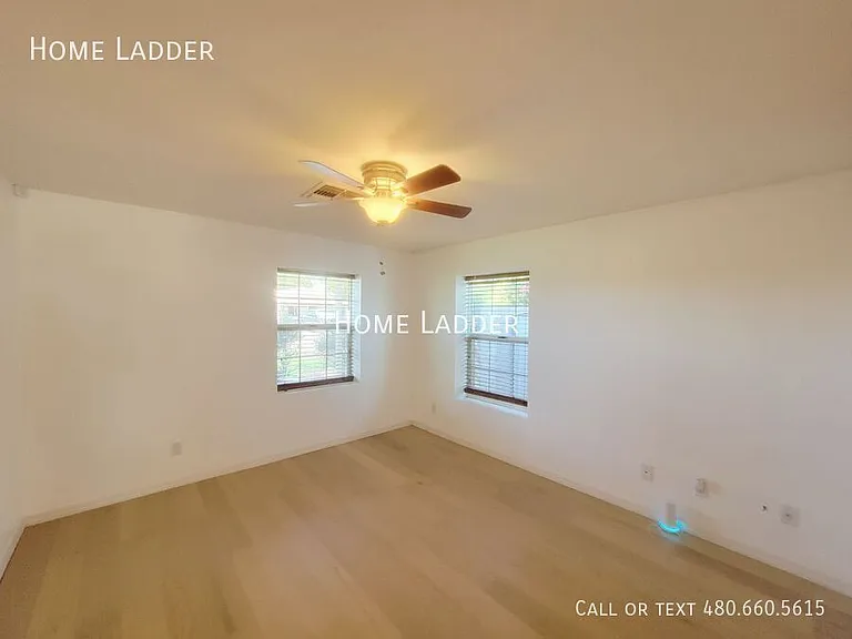 4201 N 19th St — Photo 13