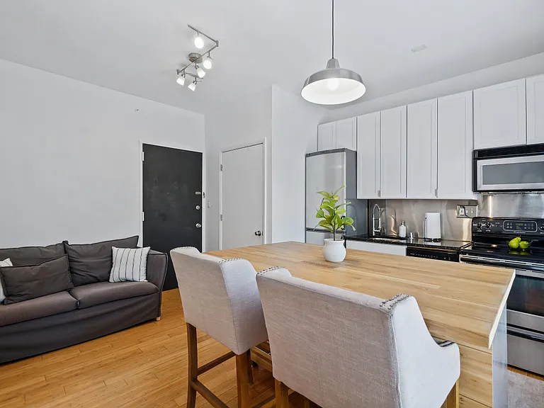 1822 15th St NW #303 — Photo 4