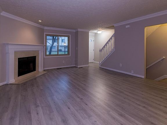 3rd image of 155 Carrowmoor Ct #19
