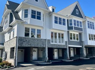 100 Schraalenburgh Rd #84, Harrington Park, NJ 07640