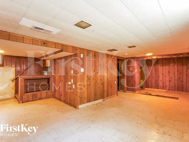 728 Watson St — Photo 13