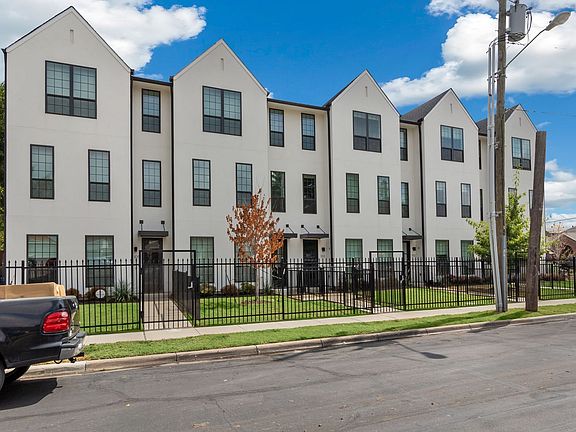 3rd image of 4808 San Jacinto St #105