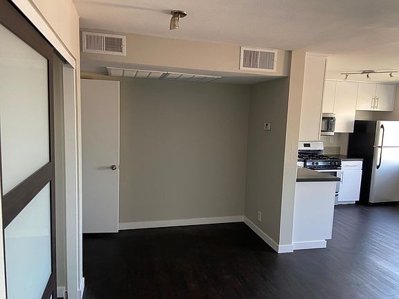 5th image of 1400 N Edgemont St #315
