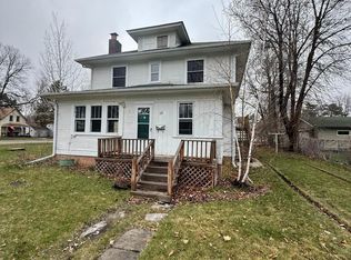 121 NW 9th St, Grand Rapids, MN 55744