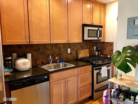 5th image of 1425 Broadway APT 1R