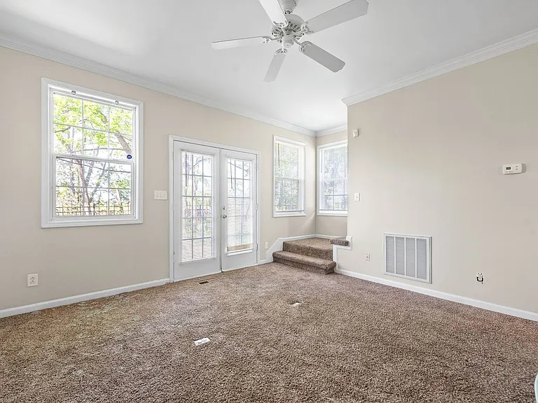Jockey Drive-3822 — Photo 17