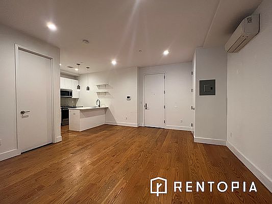 3rd image of 59 Montrose Ave #2D