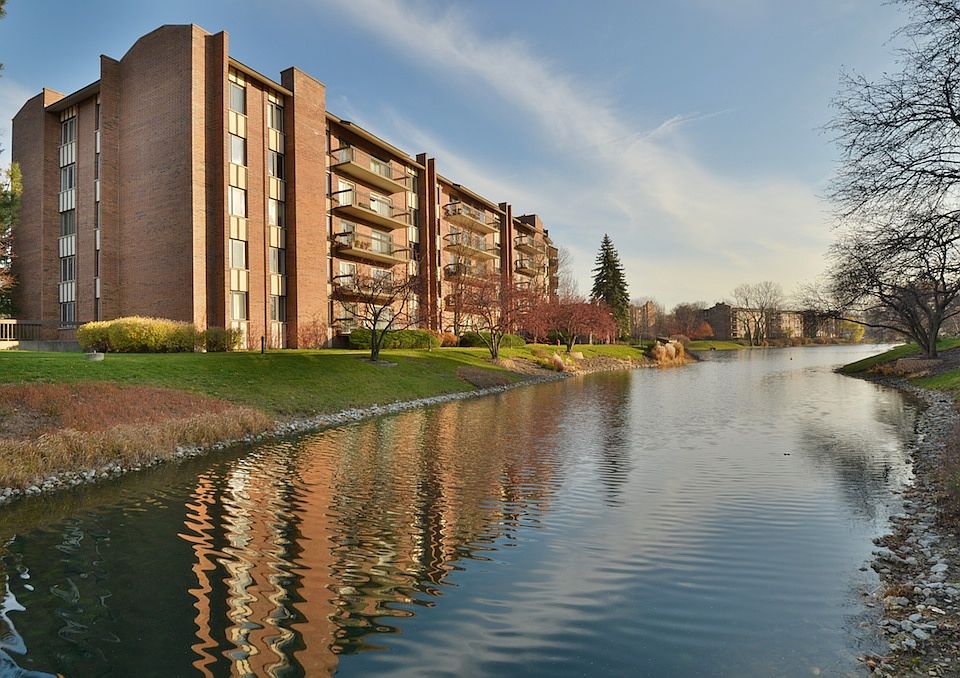 701 Lake Hinsdale