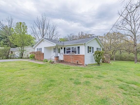 4th image of 301 Crest Dr