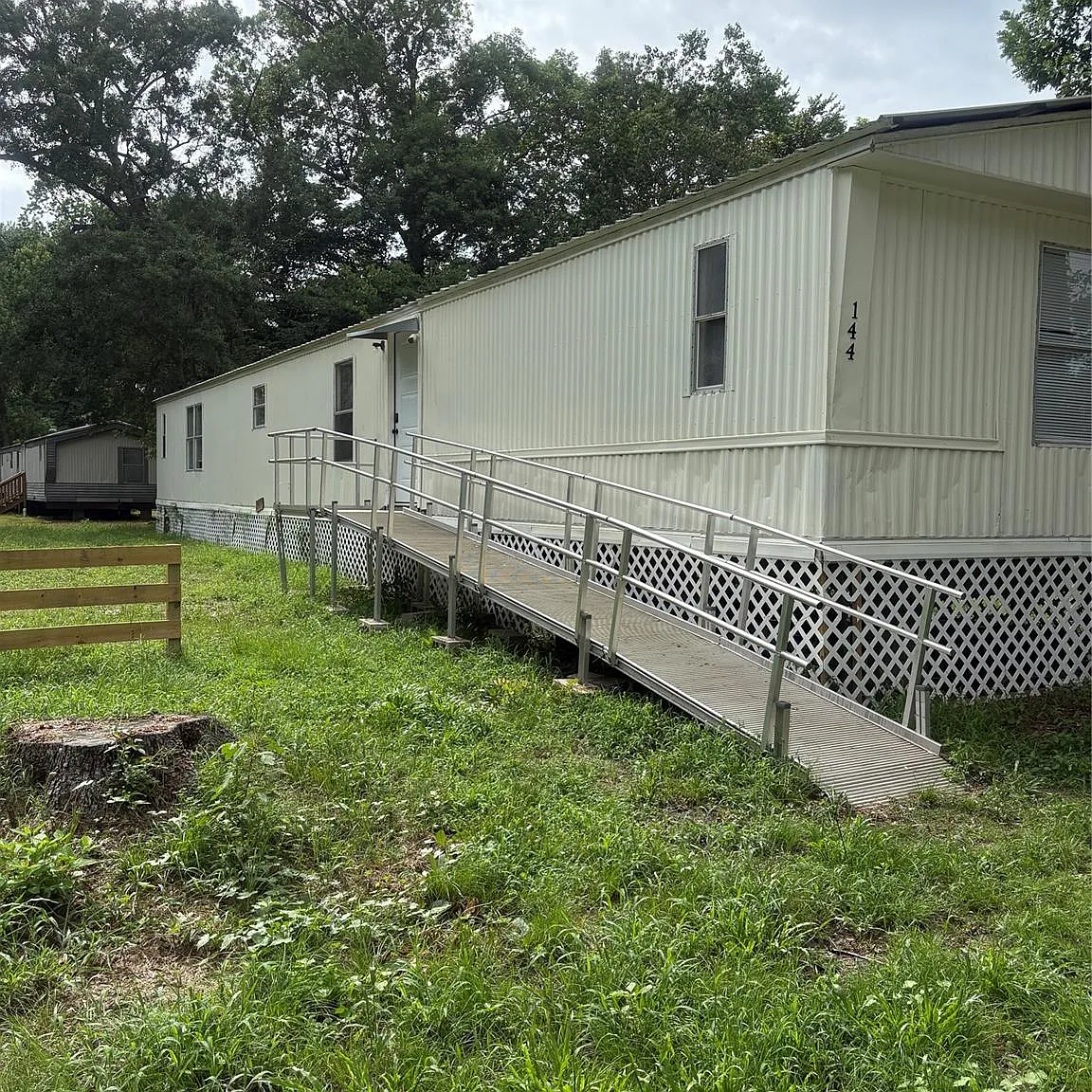 3 bed, 2.0 bath, 1216 sqft, $1,350 — Photo 1