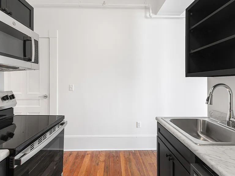 Cates Block Apartments — Photo 49