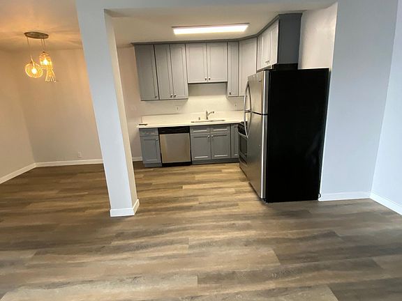 3rd image of 750 N Hayworth Ave #6A