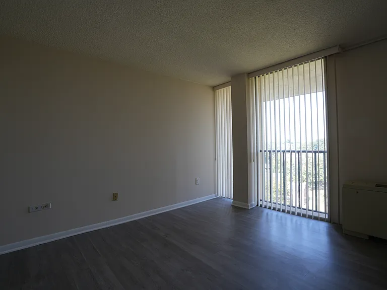 4600 S Four Mile Run Dr #1205 — Photo 4