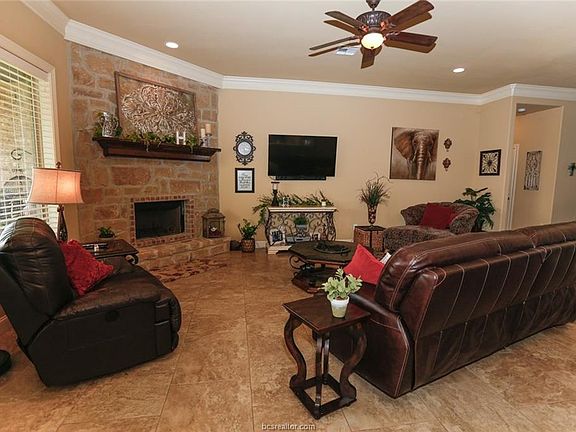 5th image of 2152 Chestnut Oak Cir