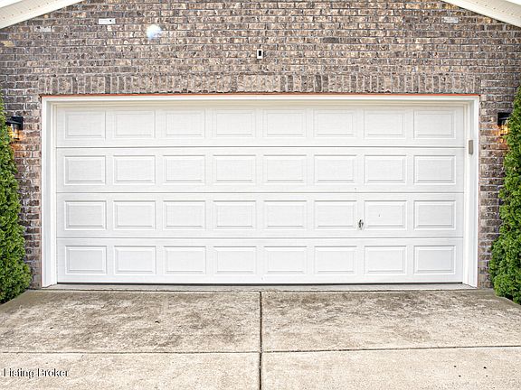 3rd image of 277 Saint Regis Dr