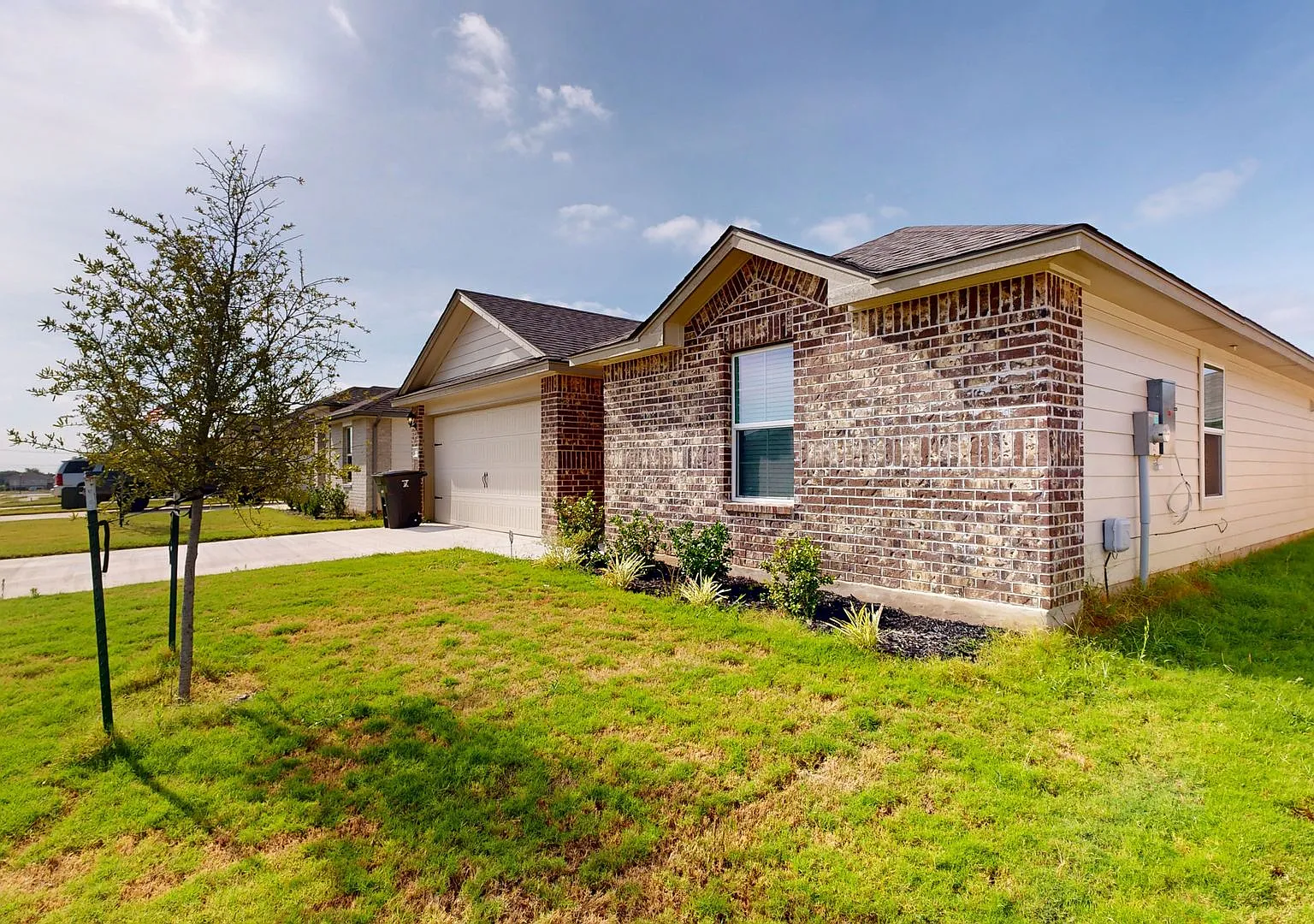 2 Weeks Free + $1,725 Rent Almost Brand New Home By Fort Hood! — Photo 2