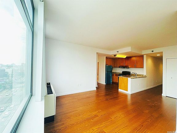 3rd image of 40-26 College Point Blvd Unit 10G