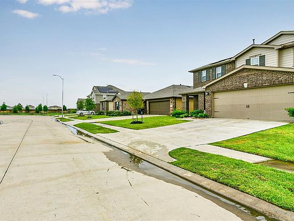 2nd image of 20738 Oakley Falls Dr
