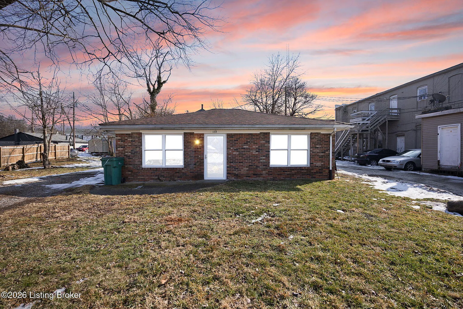 113 N Poplar St photo 1