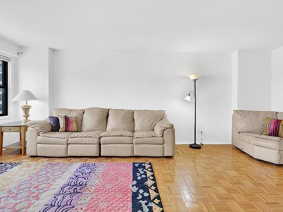 4th image of 1471 3rd Ave #8E