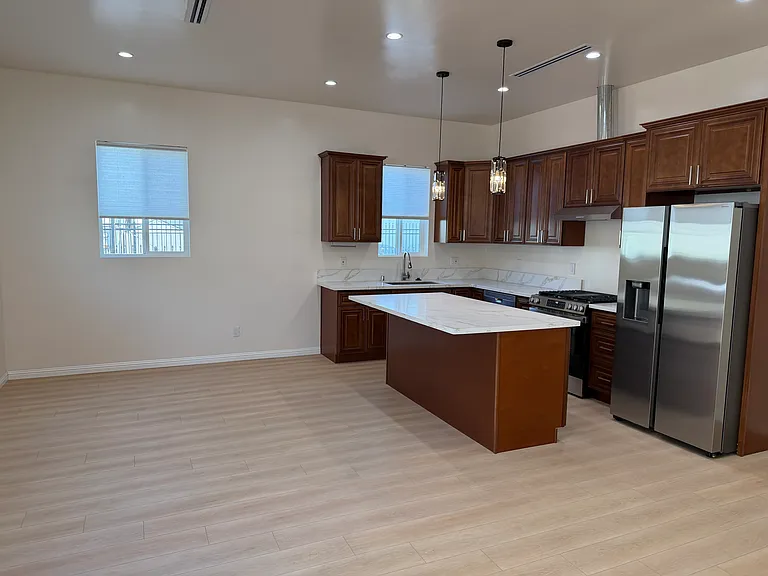 3765 Globe Ave — Photo 2