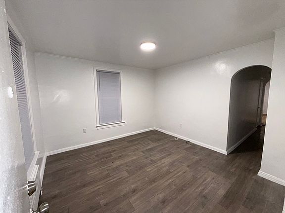 2nd image of 307 W Clay Ave APT 1
