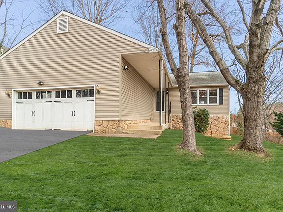2nd image of 117 Coopers Ln