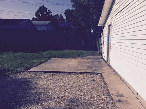 5th image of 523 Louden St