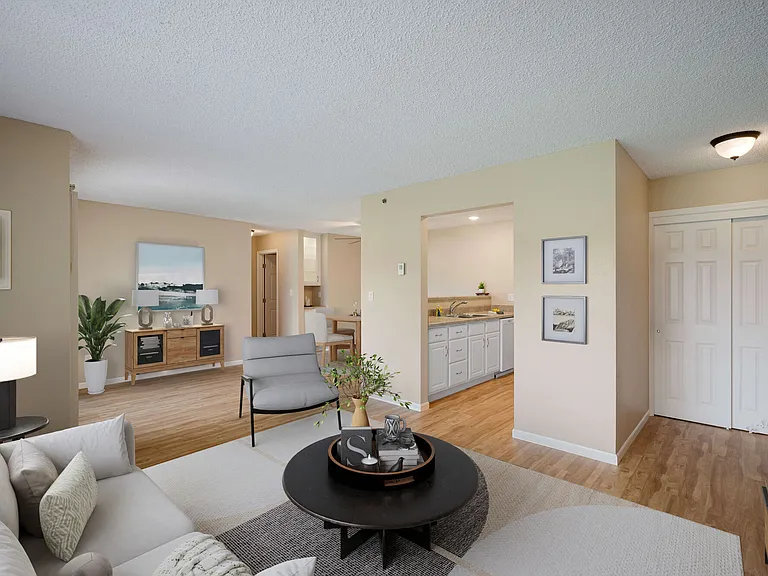 Somerset Oaks Apartments and Townhomes — Photo 7