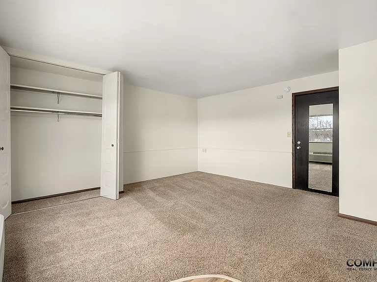 1025 W. MacArthur Avenue — Photo 5