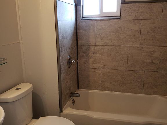 4th image of 1409 Bingham Ave