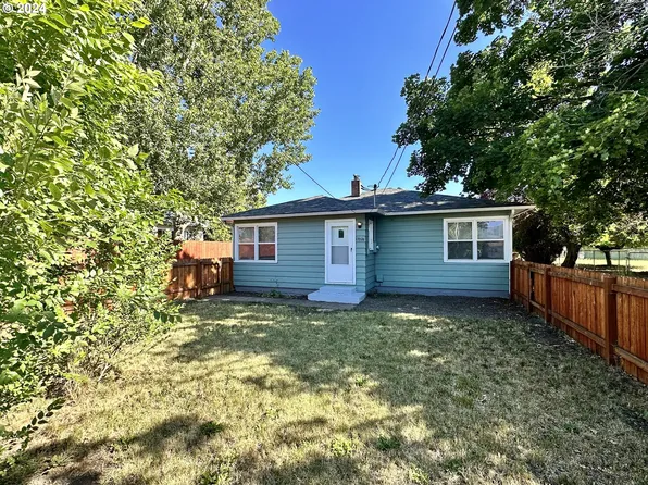 1702 1/2 V Ave, La Grande, OR 97850