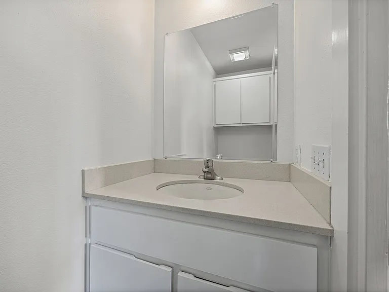 1301 San Bernard St — Photo 22