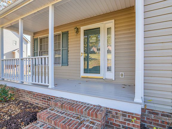 3rd image of 253 Clearwater Dr