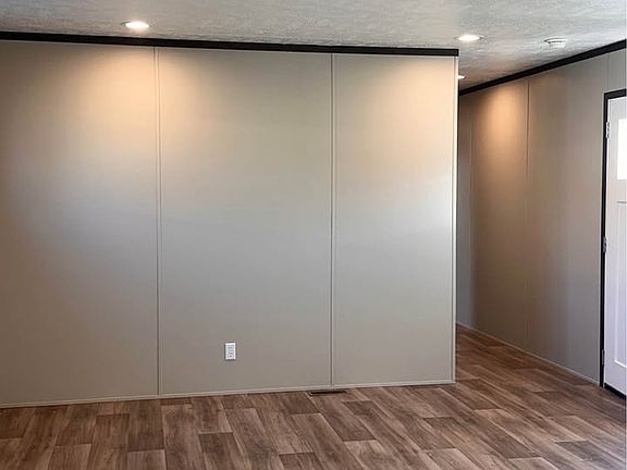 4th image of 3301 S Bryant Ave #22